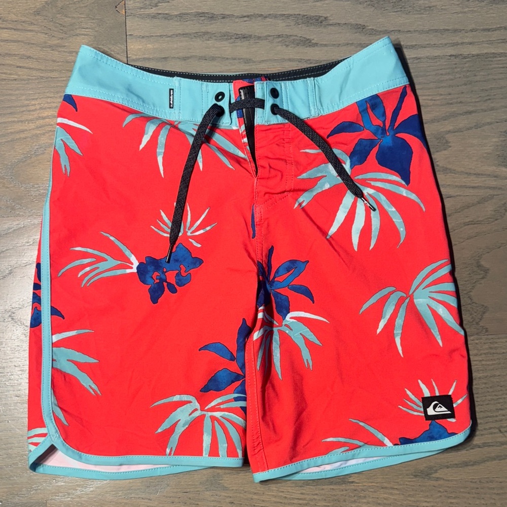 Quiksilver Red and Blue Tropical Board Shorts / Trunks sz 27